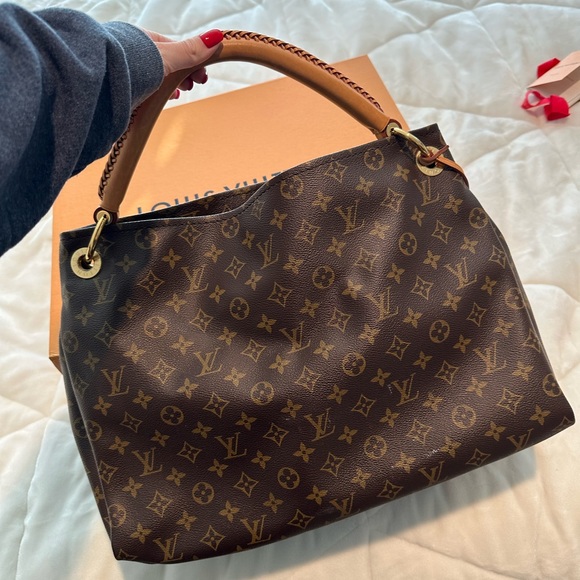 Louis Vuitton Artsy MM Purse - Picture 7 of 7